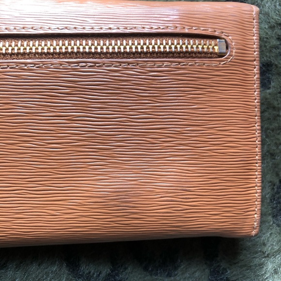 Auth PRADA long Vitello Wallet - Epi leather chestnut color w/ detachable ID tag - Picture 11 of 16